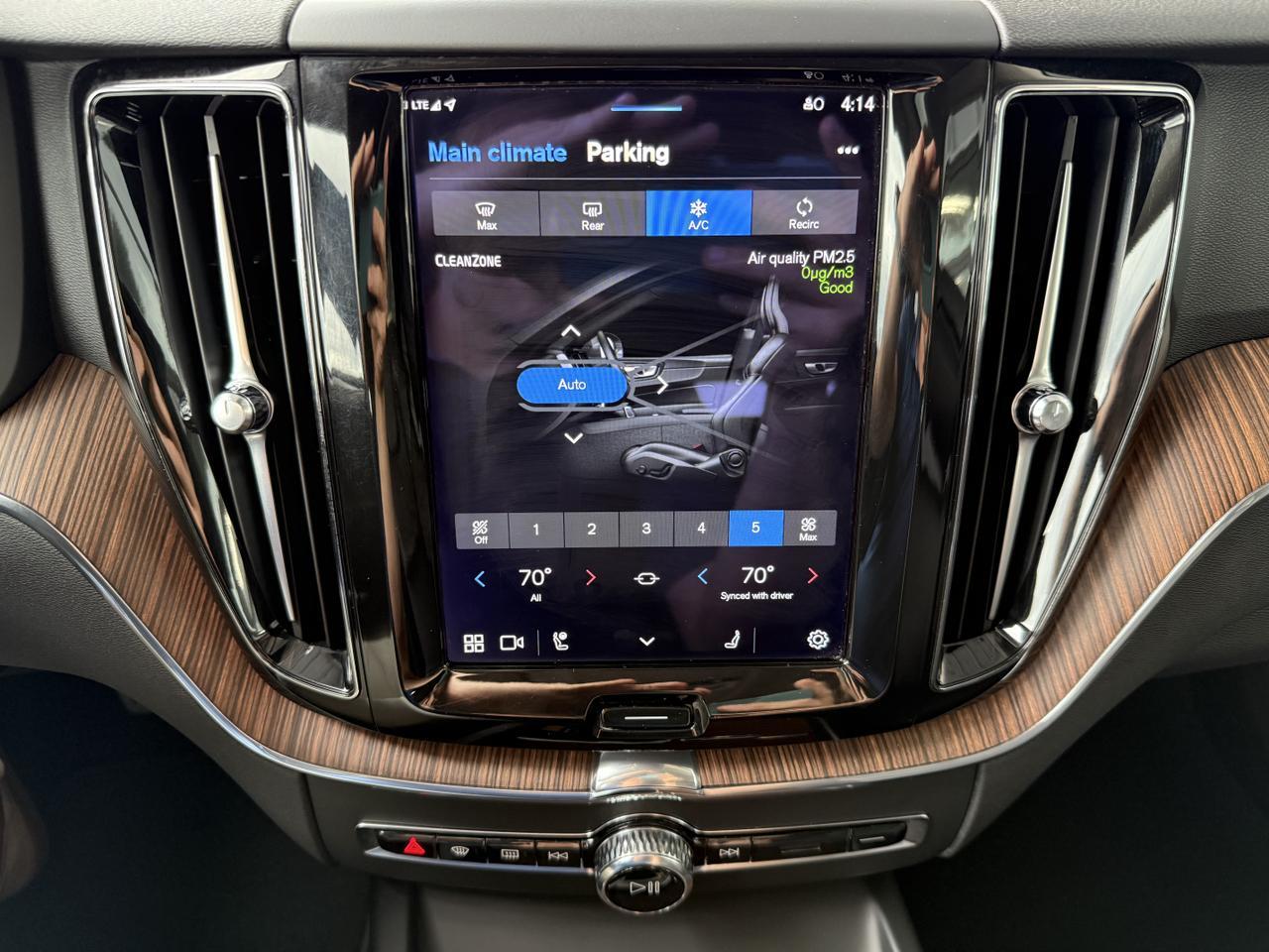 2022 Volvo XC60 Momentum Knoxville TN