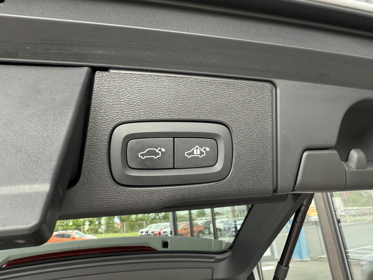 2022 Volvo XC60 Momentum Knoxville TN