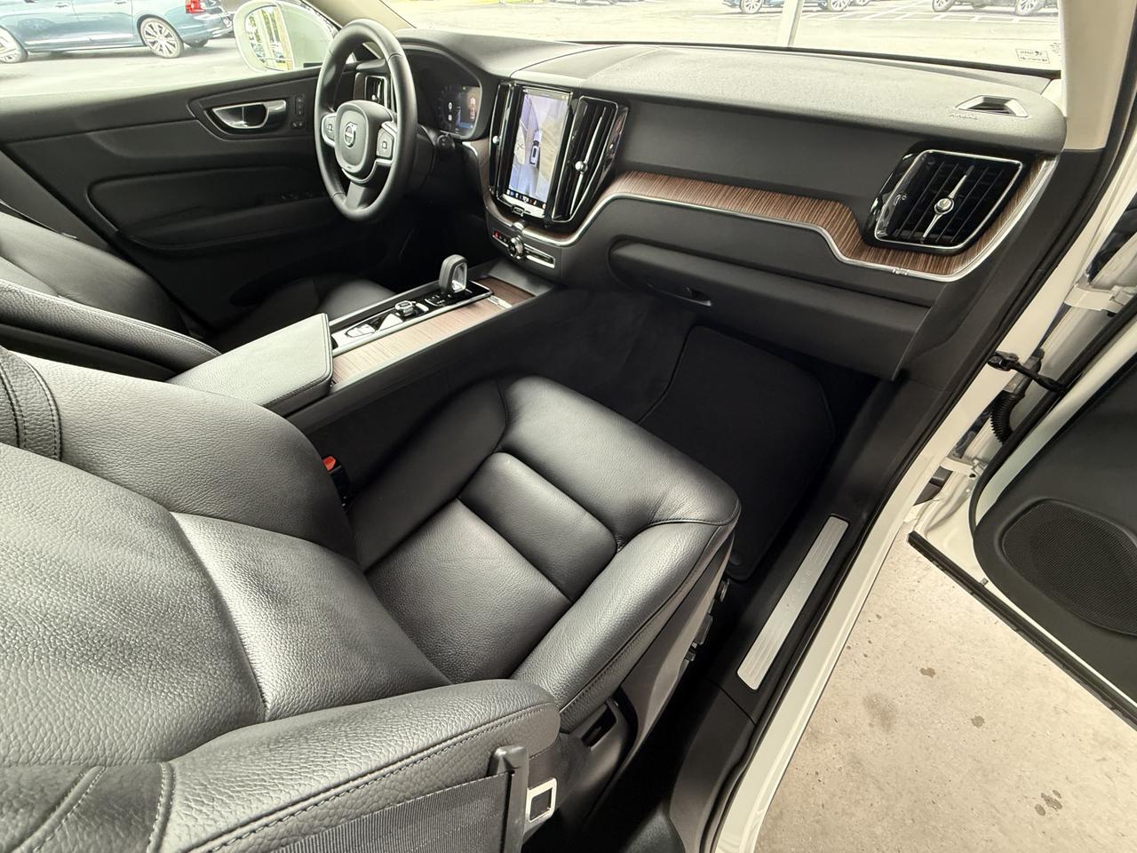 2022 Volvo XC60 Momentum Knoxville TN
