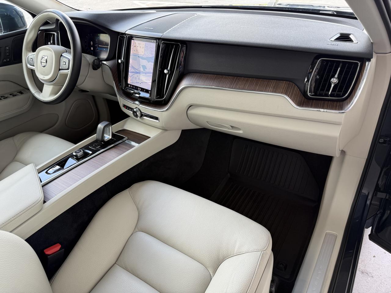 2022 Volvo XC60 Momentum Knoxville TN