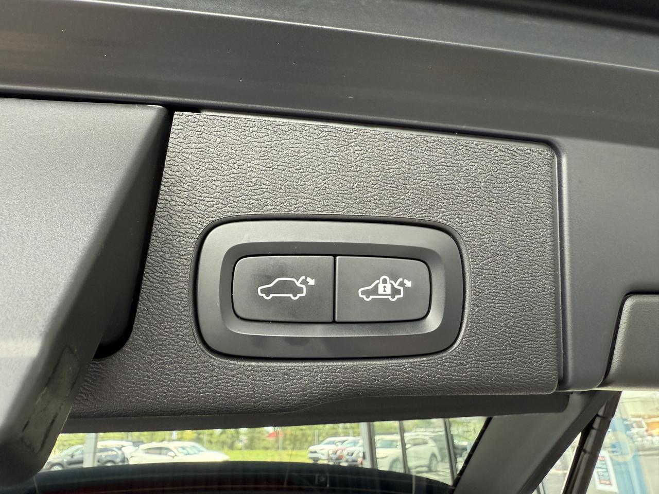 2022 Volvo XC60 Momentum Knoxville TN