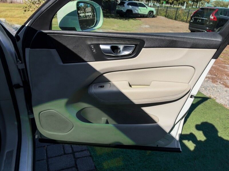2022 Volvo XC60 Momentum Wilmington NC