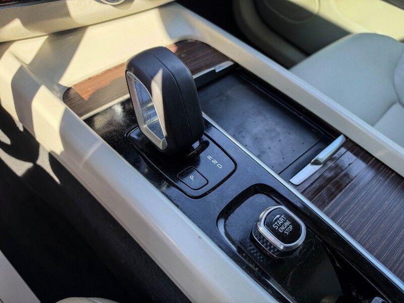 2022 Volvo XC60 Momentum Wilmington NC