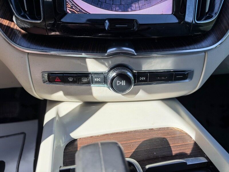 2022 Volvo XC60 Momentum Wilmington NC
