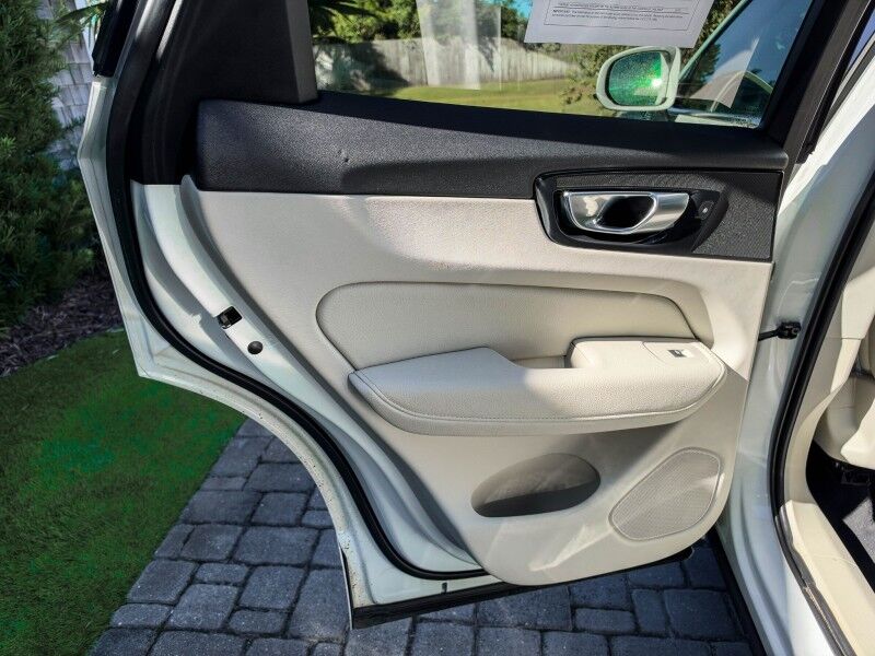 2022 Volvo XC60 Momentum Wilmington NC