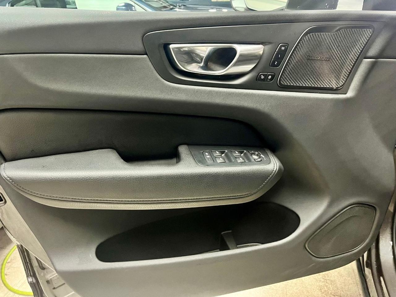 2022 Volvo XC60 Recharge PHEV Hybrid AWD Inscription Exp | 455hp, HK Premium Audio, Pilot Assist, Head Up & Heated Leather Portland OR