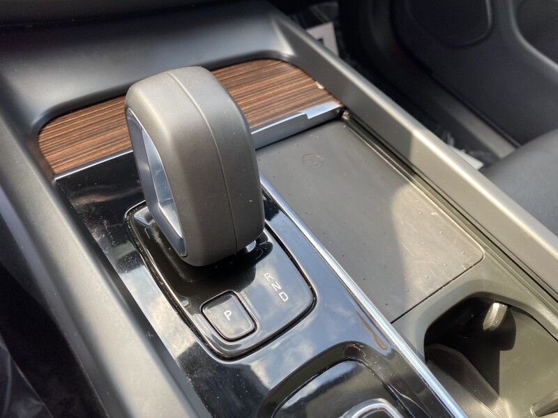 2022 Volvo XC60 Recharge Plug-In Hybrid Inscription Expression Bristol  PA