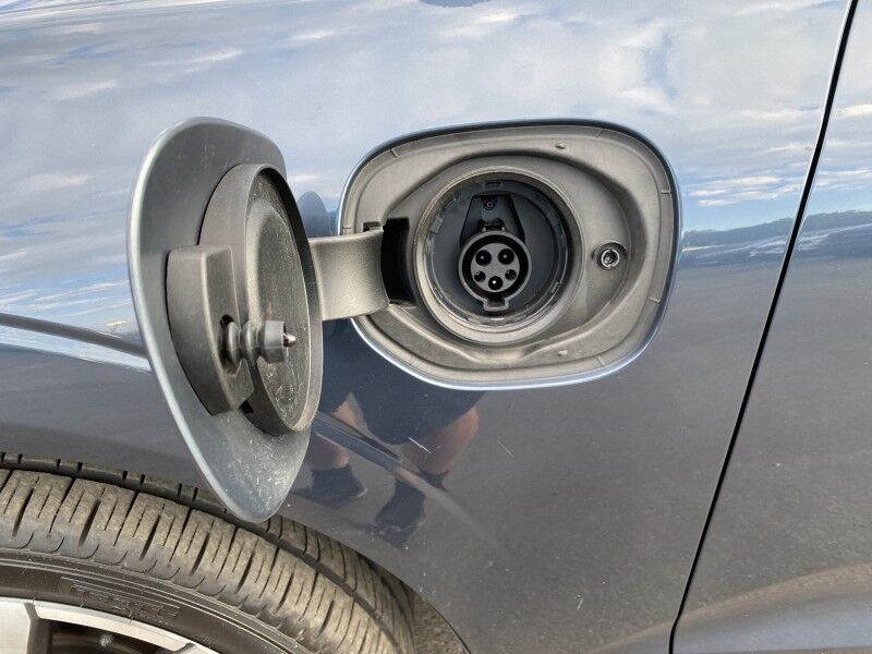 2022 Volvo XC60 Recharge Plug-In Hybrid Inscription Expression Bristol  PA