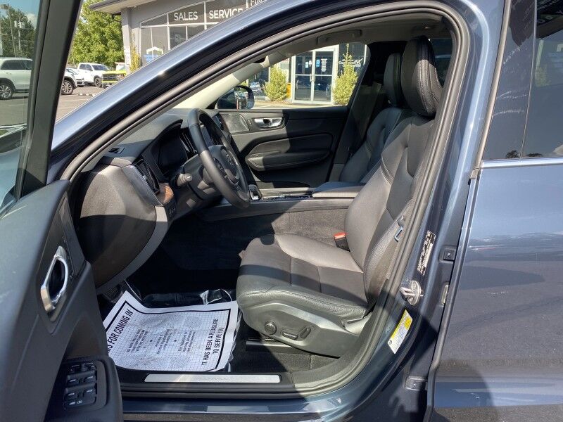 2022 Volvo XC60 Recharge Plug-In Hybrid Inscription Expression Bristol  PA