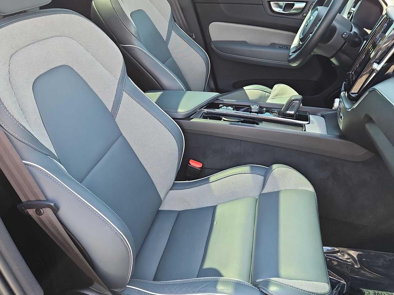 2022 Volvo XC60 Recharge Plug-In Hybrid R-Design Irving TX