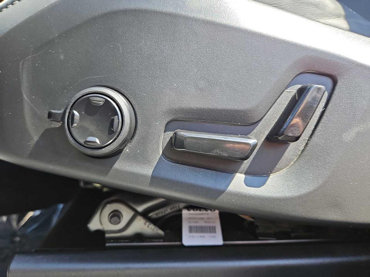 2022 Volvo XC60 Recharge Plug-In Hybrid R-Design Irving TX