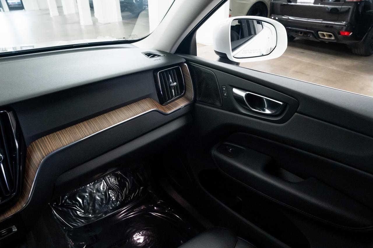 2022 Volvo XC60 Recharge Plug-In Hybrid T8 Inscription Expression Vented Seats Advanced Package Portland OR