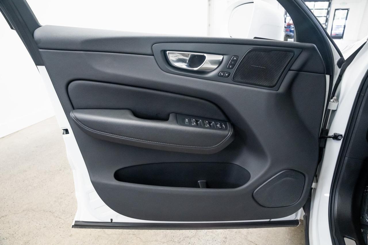 2022 Volvo XC60 Recharge Plug-In Hybrid T8 Inscription Expression Vented Seats Advanced Package Portland OR