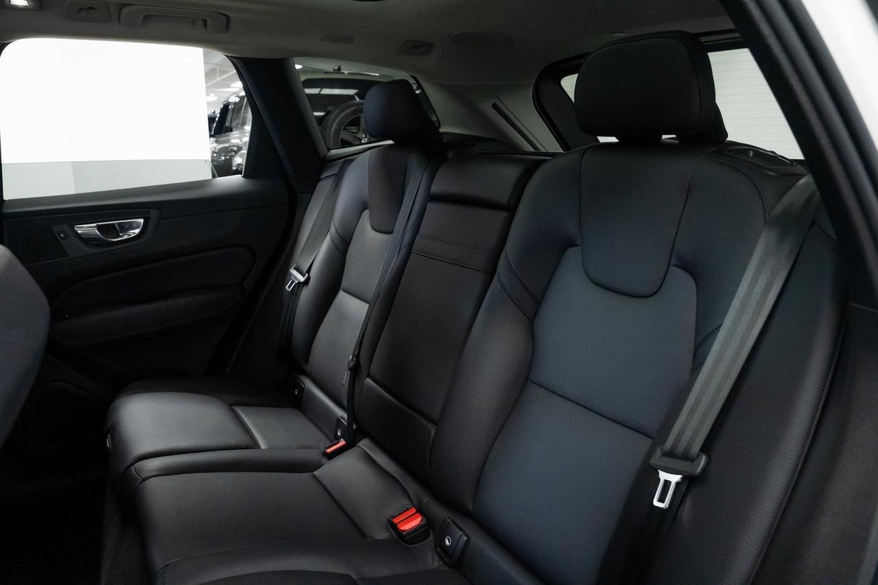 2022 Volvo XC60 Recharge Plug-In Hybrid T8 Inscription Expression Vented Seats Advanced Package Portland OR