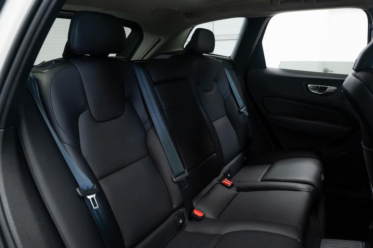 2022 Volvo XC60 Recharge Plug-In Hybrid T8 Inscription Expression Vented Seats Advanced Package Portland OR