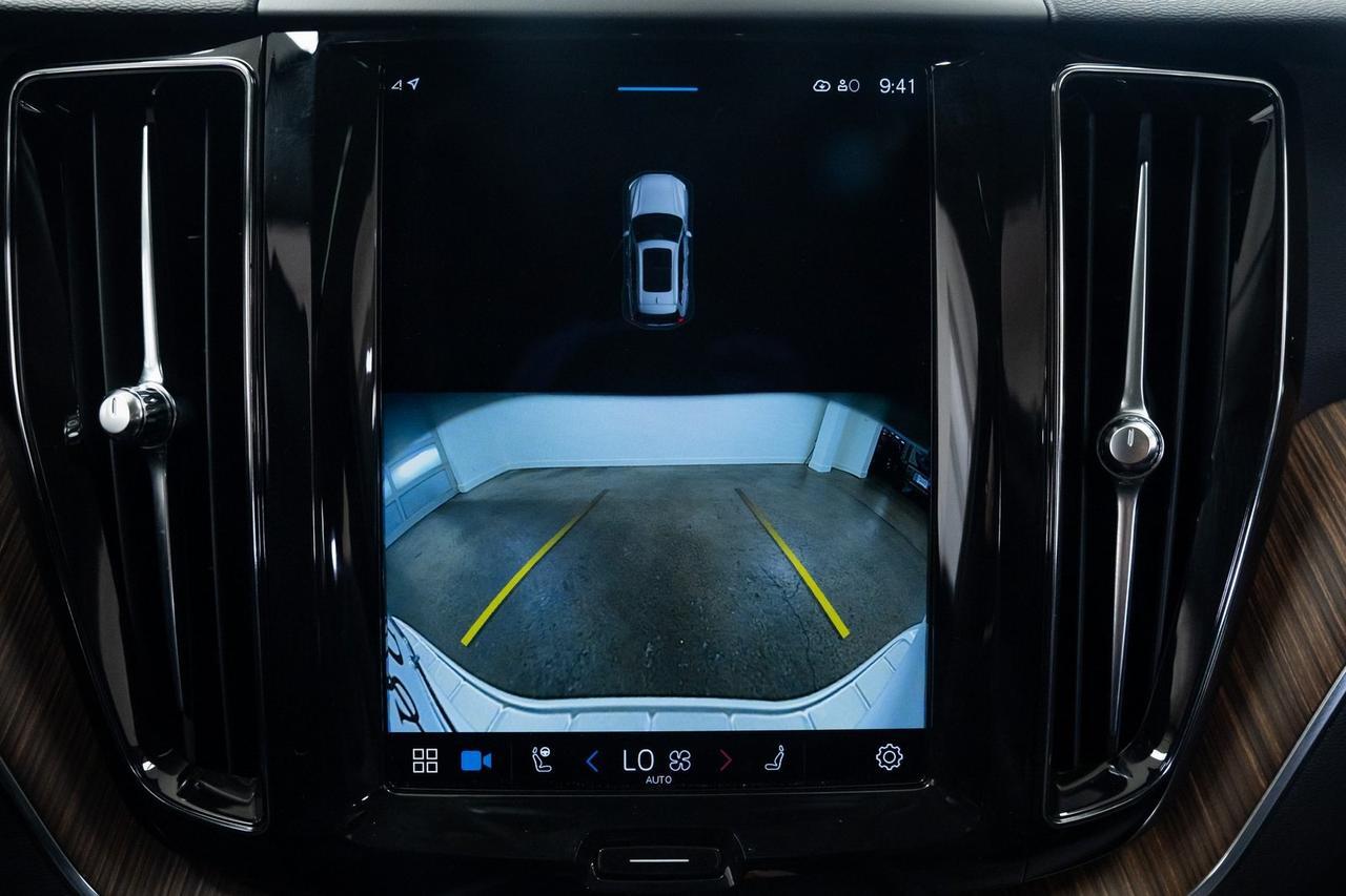 2022 Volvo XC60 Recharge Plug-In Hybrid T8 Inscription Expression Vented Seats Advanced Package Portland OR