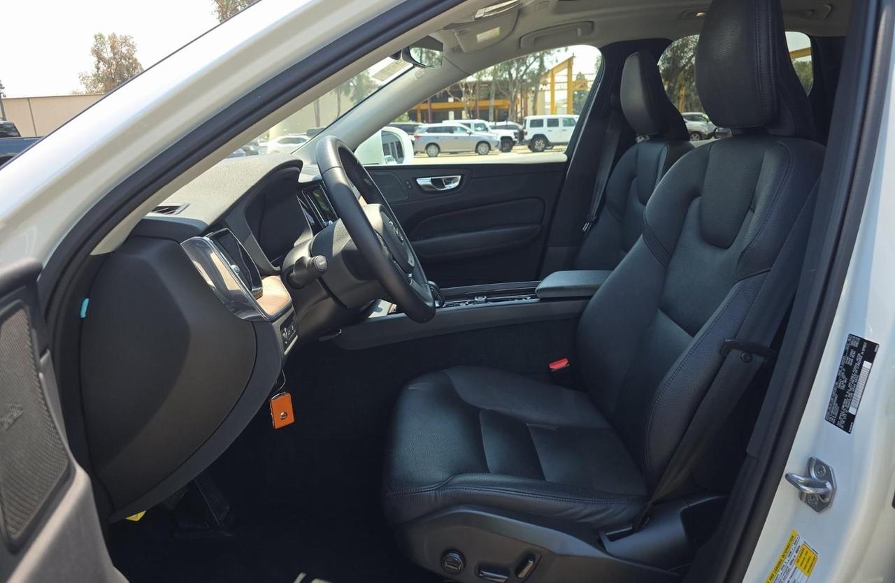 2022 Volvo XC60 Recharge Plug-In Hybrid T8 Inscription Expression Vented Seats PilotAssist Adv Pkg HK sound Portland OR