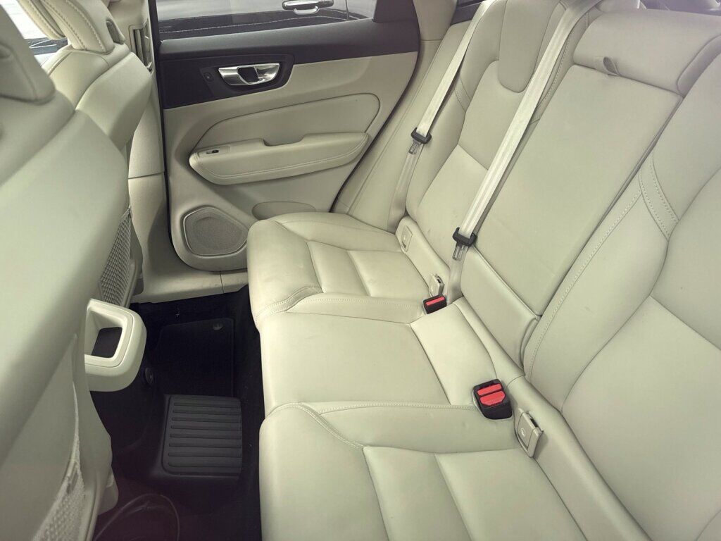 2022 Volvo XC60 Recharge Plug-In Hybrid T8 Inscription Richmond VA
