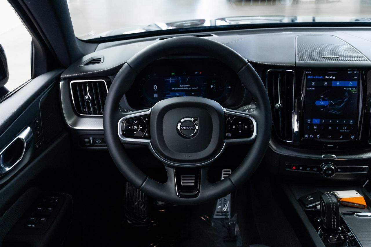 2022 Volvo XC60 Recharge Plug-In Hybrid T8 R-Design 1 Owner Polestar Optimization Advanced Package Portland OR