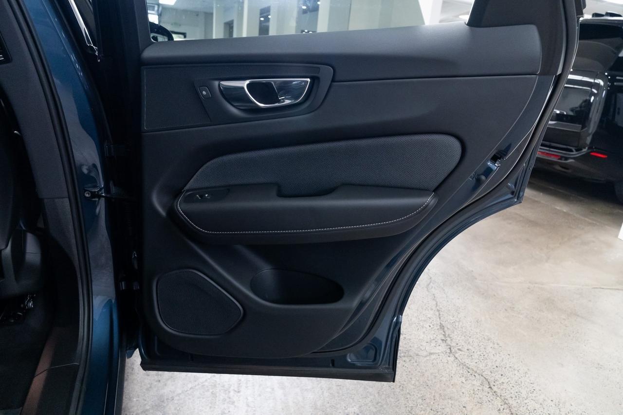 2022 Volvo XC60 Recharge Plug-In Hybrid T8 R-Design 1 Owner Polestar Optimization Advanced Package Portland OR