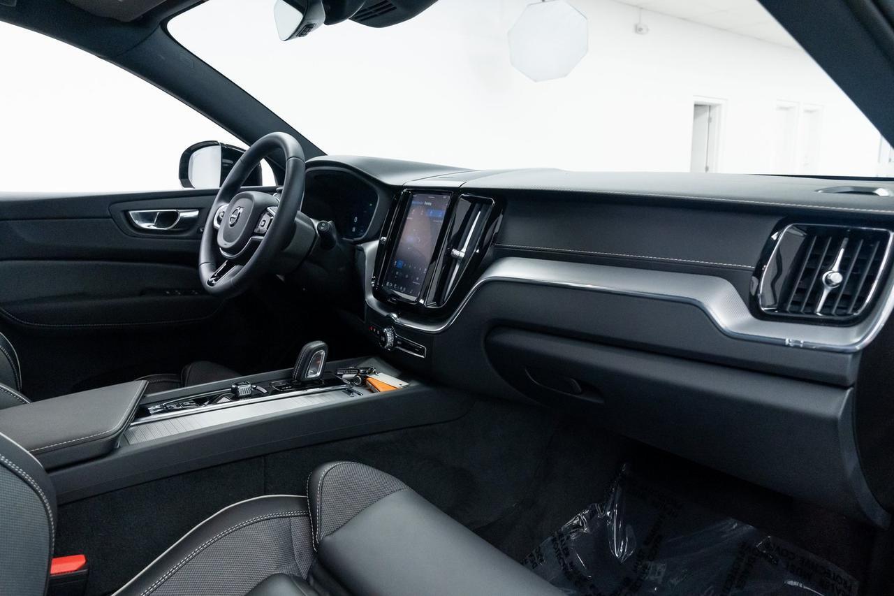 2022 Volvo XC60 Recharge Plug-In Hybrid T8 R-Design 1 Owner Polestar Optimization Advanced Package Portland OR