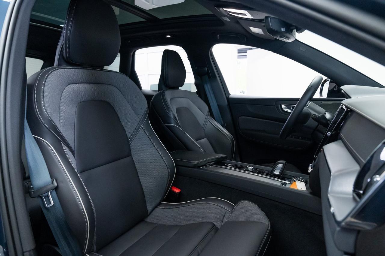 2022 Volvo XC60 Recharge Plug-In Hybrid T8 R-Design 1 Owner Polestar Optimization Advanced Package Portland OR