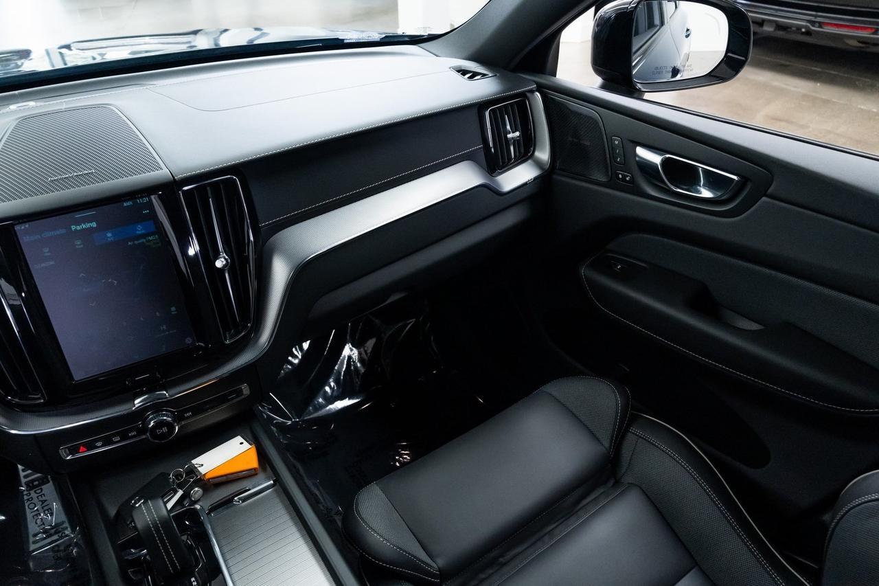 2022 Volvo XC60 Recharge Plug-In Hybrid T8 R-Design 1 Owner Polestar Optimization Advanced Package Portland OR
