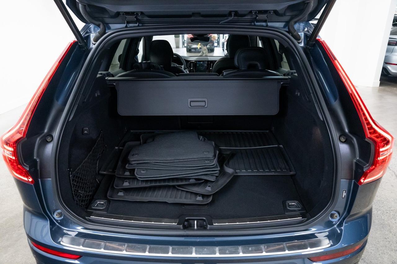 2022 Volvo XC60 Recharge Plug-In Hybrid T8 R-Design 1 Owner Polestar Optimization Advanced Package Portland OR