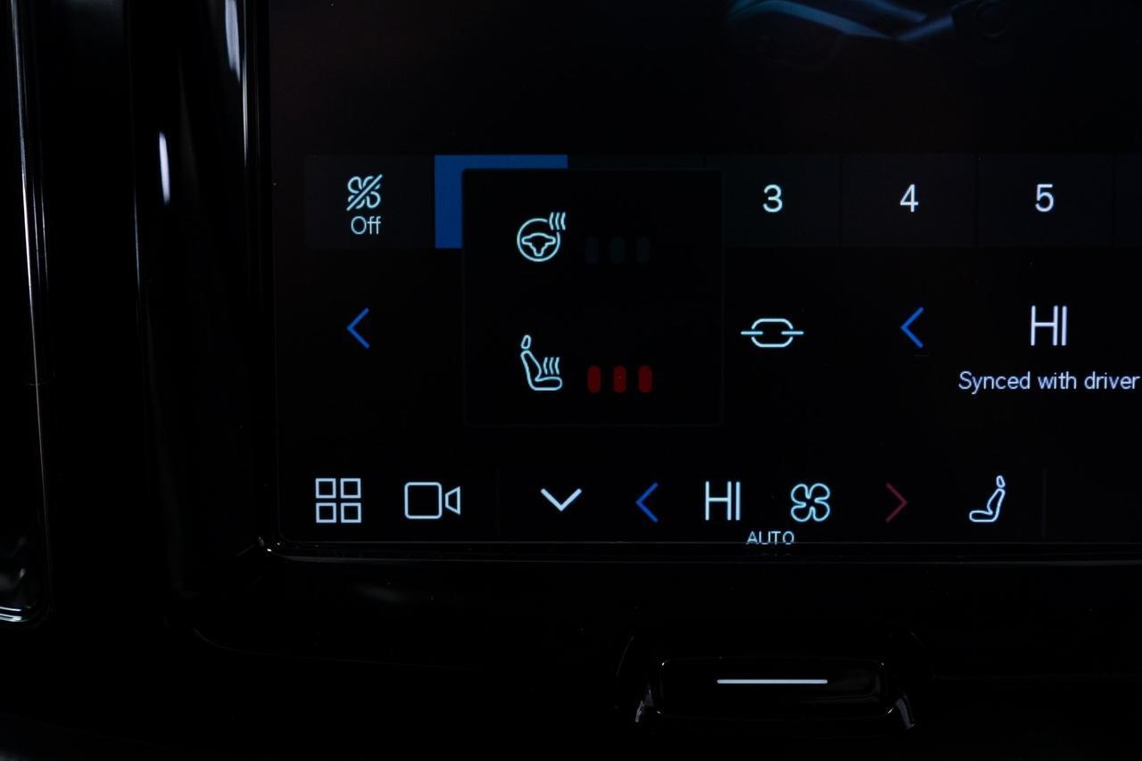 2022 Volvo XC60 Recharge Plug-In Hybrid T8 R-Design 1 Owner Polestar Optimization Advanced Package Portland OR