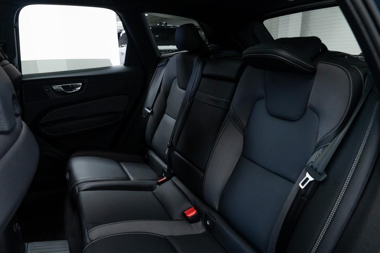 2022 Volvo XC60 Recharge Plug-In Hybrid T8 R-Design 1 Owner Polestar Optimization Advanced Package Portland OR