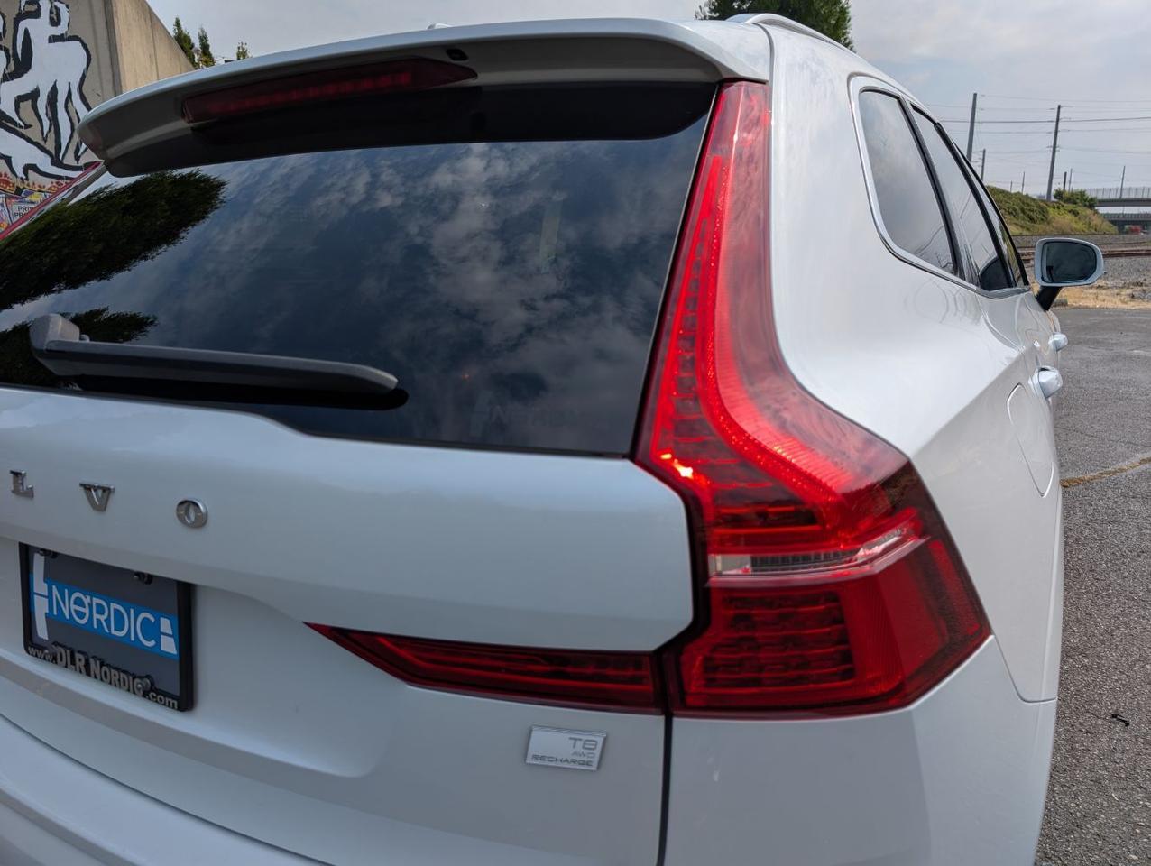 2022 Volvo XC60 Recharge T8 AWD Inscription Exp Extended Range w/Harman Kardon, Pilot Assist, 360 Cam & Heated Leather Seats Portland OR