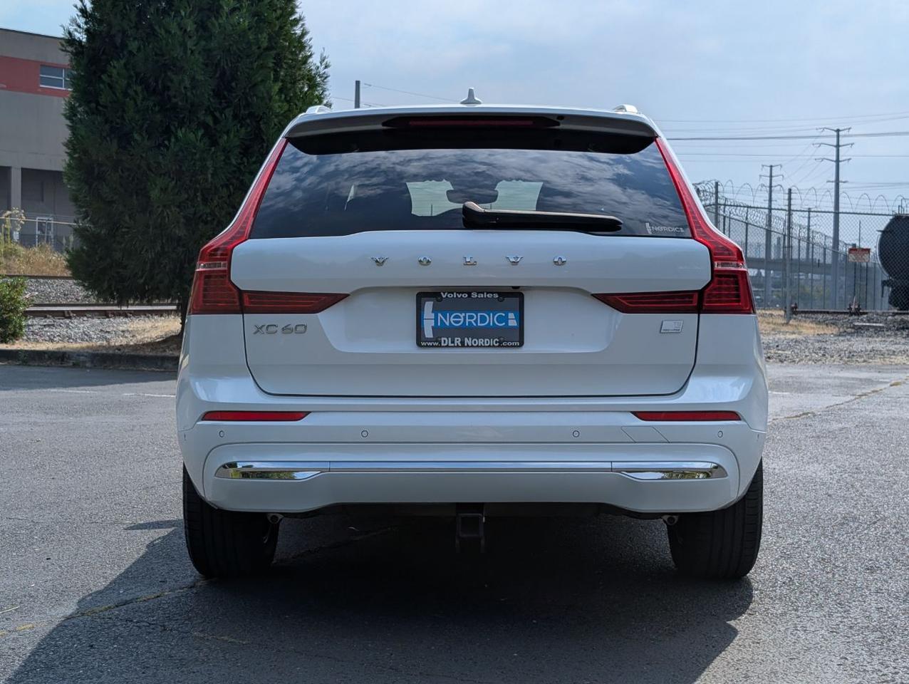 2022 Volvo XC60 Recharge T8 AWD Inscription Exp Extended Range w/Harman Kardon, Pilot Assist, 360 Cam & Heated Leather Seats Portland OR