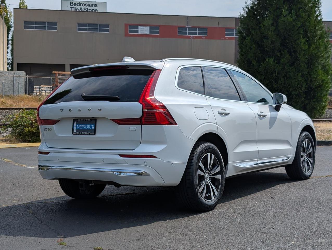 2022 Volvo XC60 Recharge T8 AWD Inscription Exp Extended Range w/Harman Kardon, Pilot Assist, 360 Cam & Heated Leather Seats Portland OR