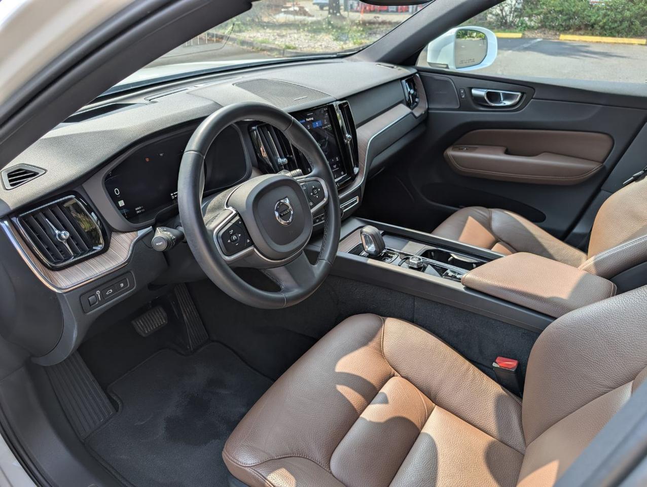 2022 Volvo XC60 Recharge T8 AWD Inscription Exp Extended Range w/Harman Kardon, Pilot Assist, 360 Cam & Heated Leather Seats Portland OR