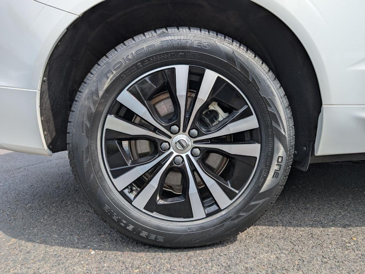 2022 Volvo XC60 Recharge T8 AWD Inscription Exp Extended Range w/Harman Kardon, Pilot Assist, 360 Cam & Heated Leather Seats Portland OR