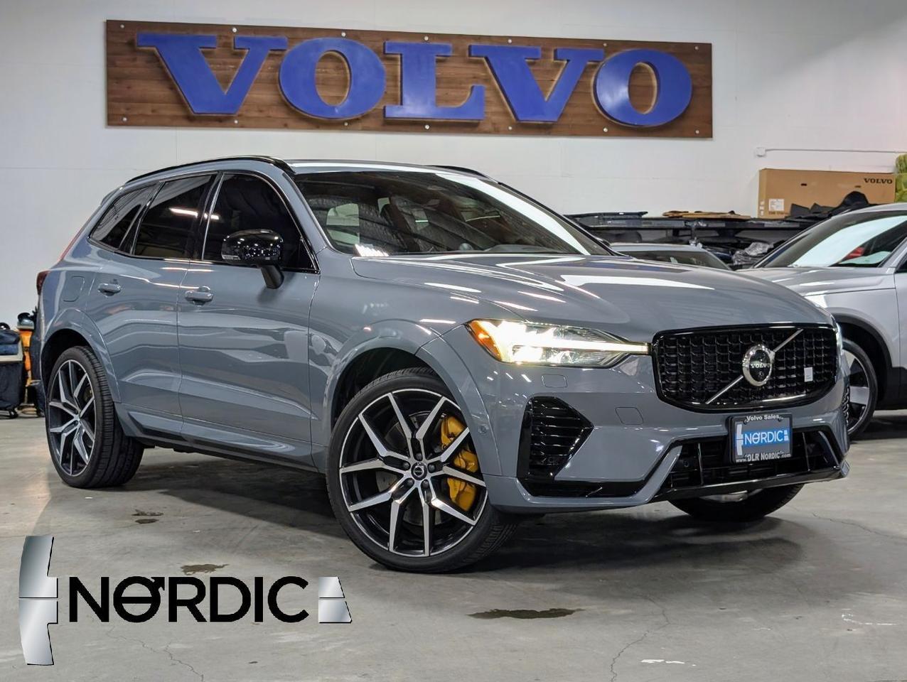 2022 Volvo XC60 Recharge T8 AWD Polestar Engineered w/Bowers & Wilkins, Pilot Assist, 360 Cam, 4 Heated Seats & Wheel