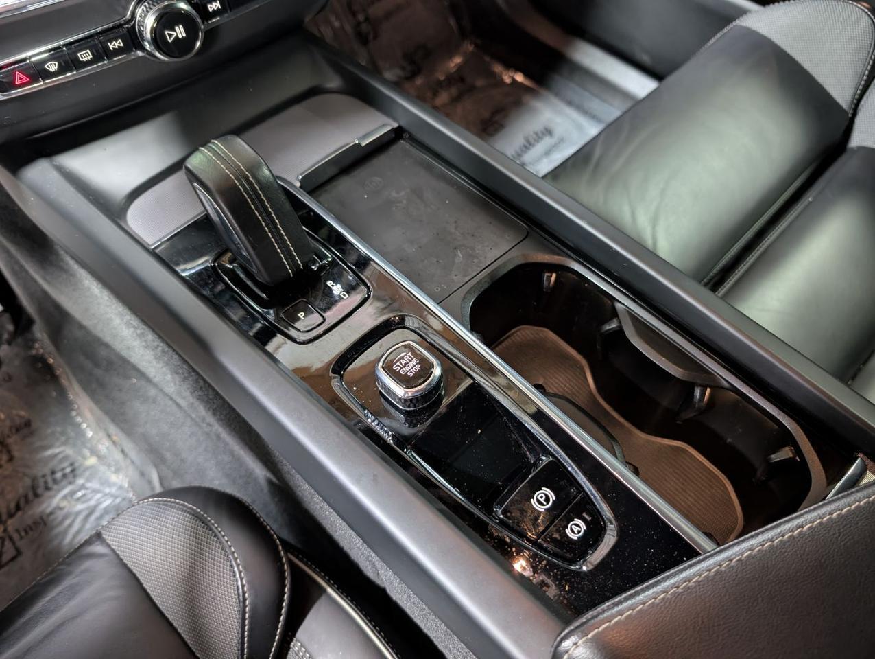 2022 Volvo XC60 Recharge T8 AWD Polestar Engineered w/Bowers & Wilkins, Pilot Assist, 360 Cam, 4 Heated Seats & Wheel Portland OR