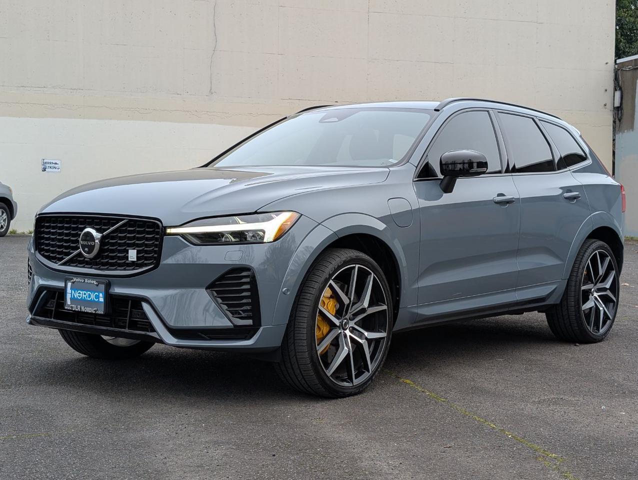 2022 Volvo XC60 Recharge T8 AWD Polestar Engineered w/Bowers & Wilkins, Pilot Assist, 360 Cam, 4 Heated Seats & Wheel Portland OR