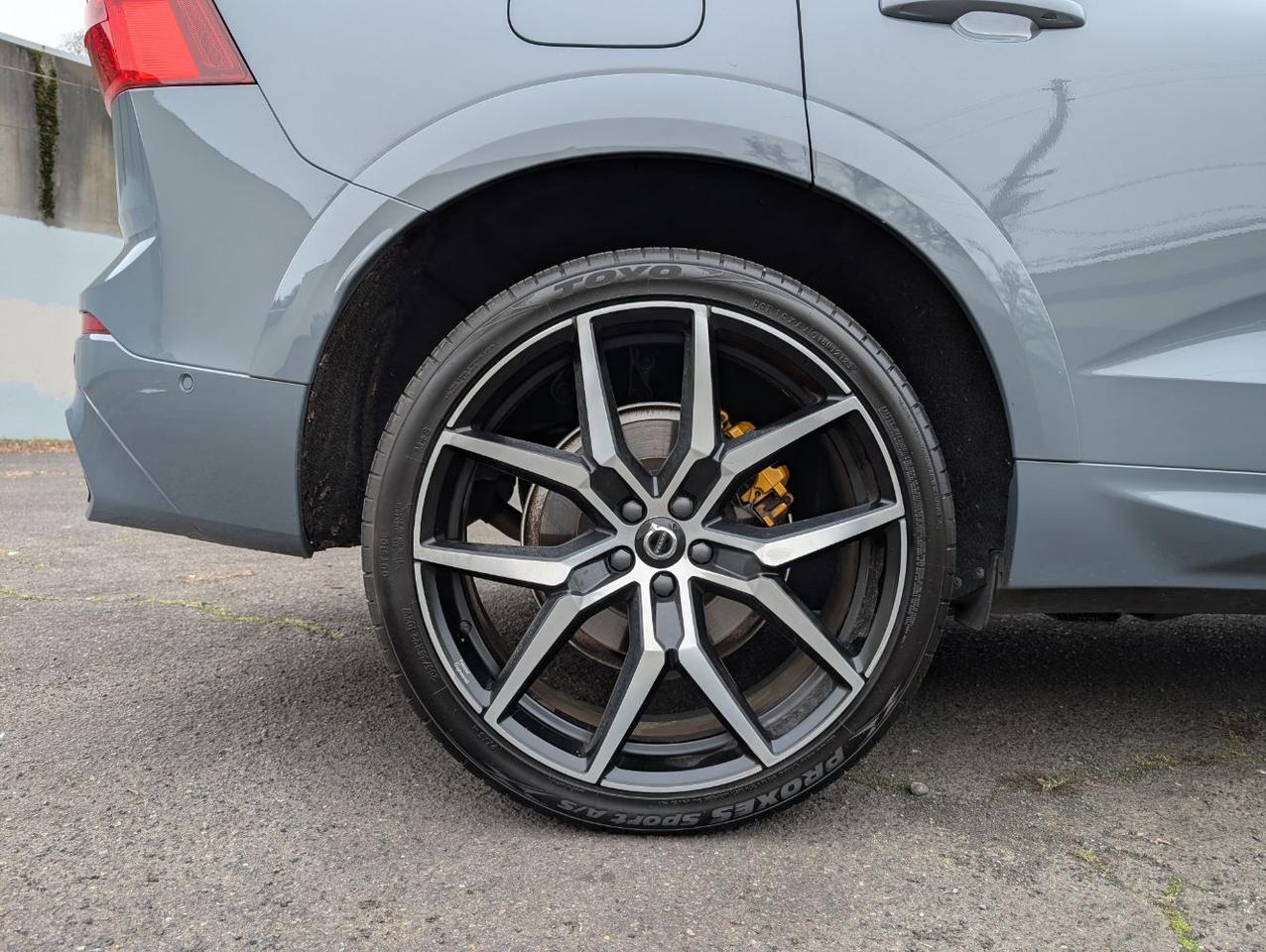 2022 Volvo XC60 Recharge T8 AWD Polestar Engineered w/Bowers & Wilkins, Pilot Assist, 360 Cam, 4 Heated Seats & Wheel Portland OR