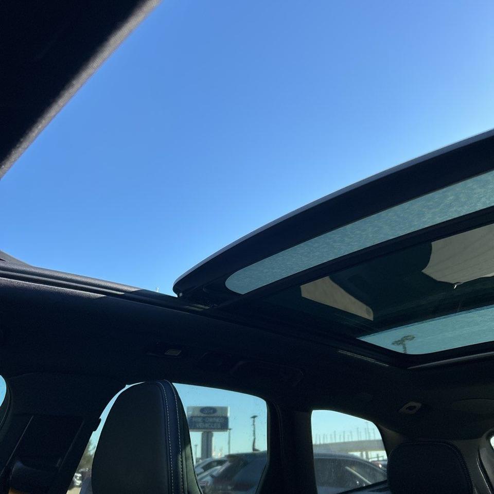 2022 Volvo XC60 Recharge T8 AWD Polestar Engineered w/Bowers & Wilkins, Pilot Assist, 360 Cam, 4 Heated Seats & Wheel Portland OR