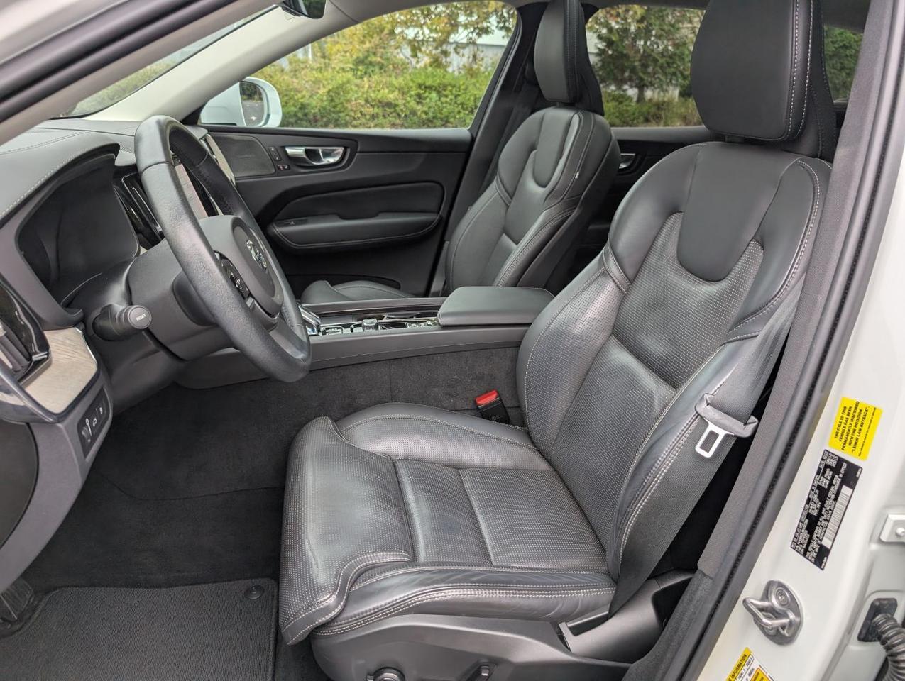 2022 Volvo XC60 Recharge T8 PHEV Hybrid Inscription | 455hp, 36mi EV, HK Premium Audio, Pilot Assist, Heated & Cooled Leather Portland OR