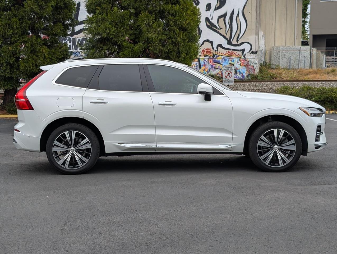 2022 Volvo XC60 Recharge T8 PHEV Hybrid Inscription | 455hp, HK Premium Audio, Pilot Assist * Portland OR