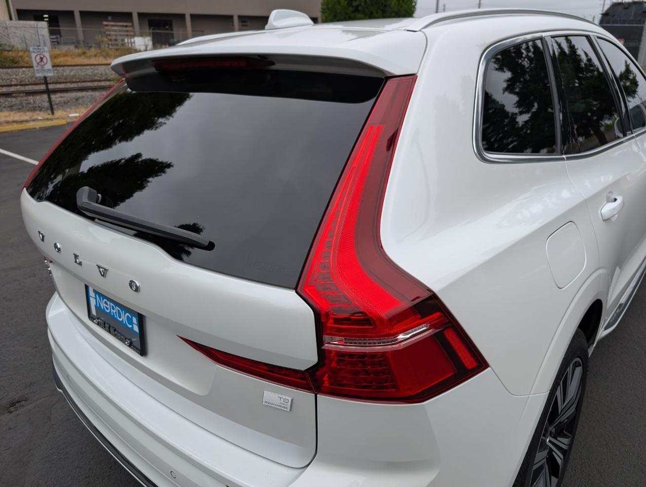 2022 Volvo XC60 Recharge T8 PHEV Hybrid Inscription | 455hp, HK Premium Audio, Pilot Assist * Portland OR