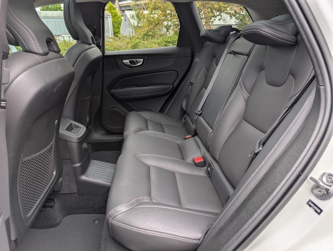 2022 Volvo XC60 Recharge T8 PHEV Hybrid Inscription | 455hp, HK Premium Audio, Pilot Assist * Portland OR