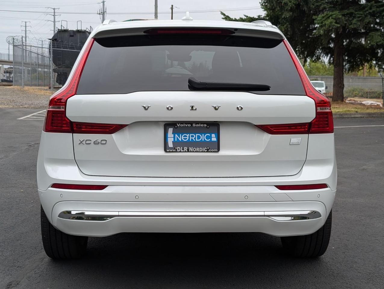2022 Volvo XC60 Recharge T8 PHEV Hybrid Inscription | 455hp, HK Premium Audio, Pilot Assist * Portland OR