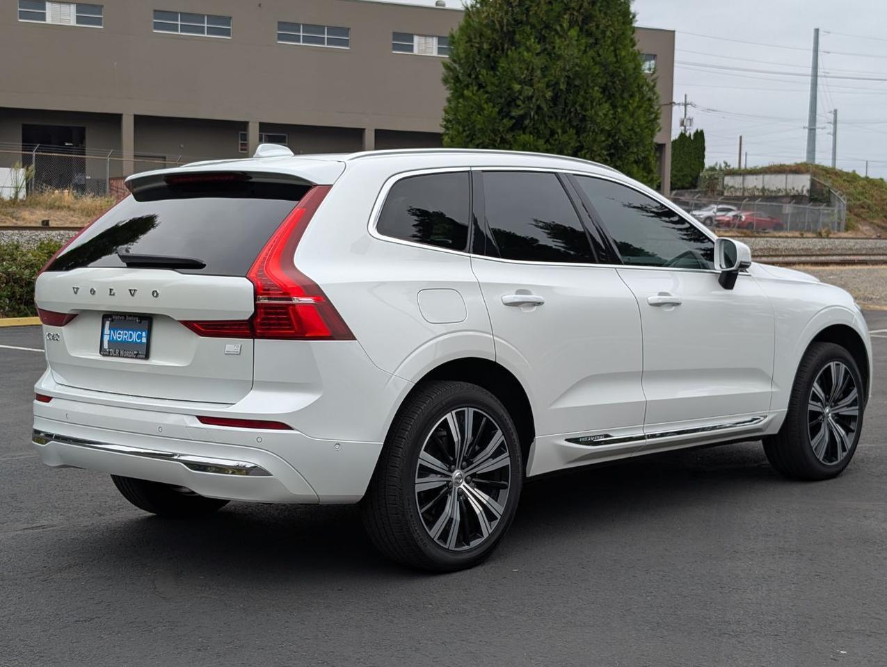 2022 Volvo XC60 Recharge T8 PHEV Hybrid Inscription | 455hp, HK Premium Audio, Pilot Assist * Portland OR