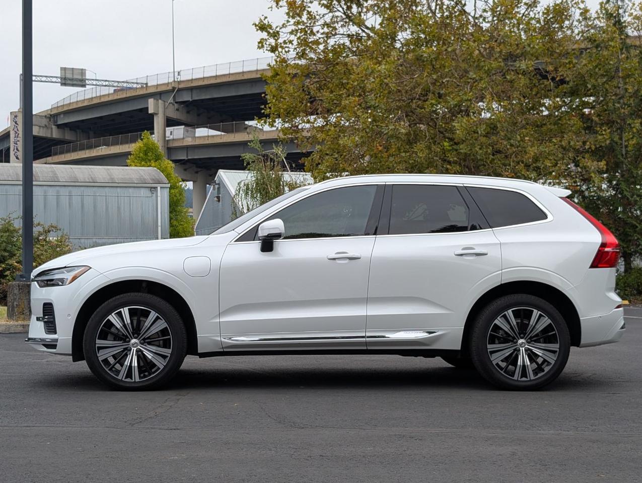 2022 Volvo XC60 Recharge T8 PHEV Hybrid Inscription | 455hp, HK Premium Audio, Pilot Assist * Portland OR