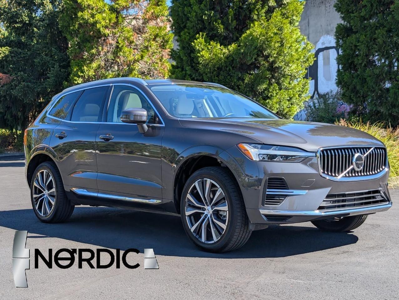 2022 Volvo XC60 Recharge T8 PHEV Hybrid Inscription Exp | Extended Range, Harman Kardon, Pilot Assist, 360 Cam & Heated Seats