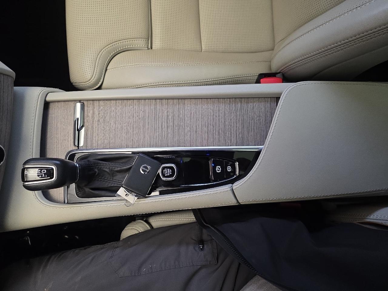 2022 Volvo XC90 Inscription Sand Lake NY