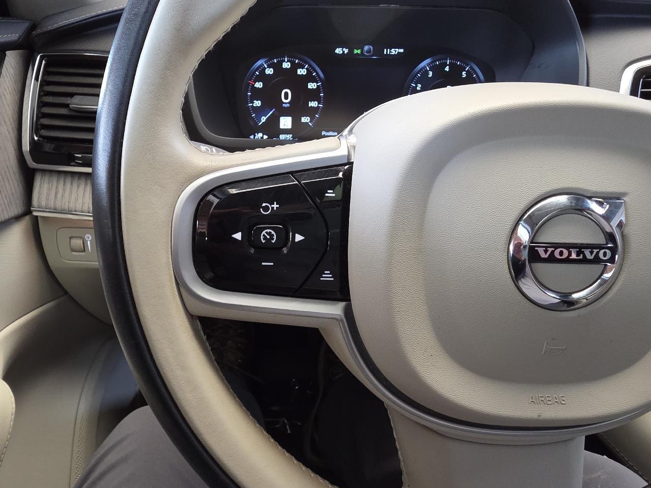 2022 Volvo XC90 Inscription Sand Lake NY